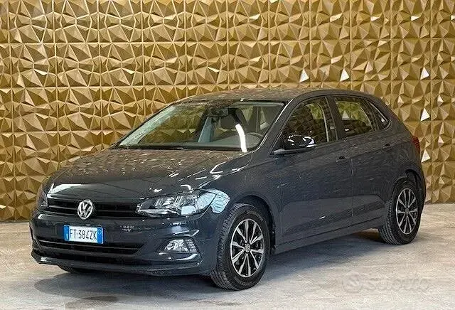 Usata VW Polo Comfortline 65 CV (47 kW) 2019 Grigio Utilitaria