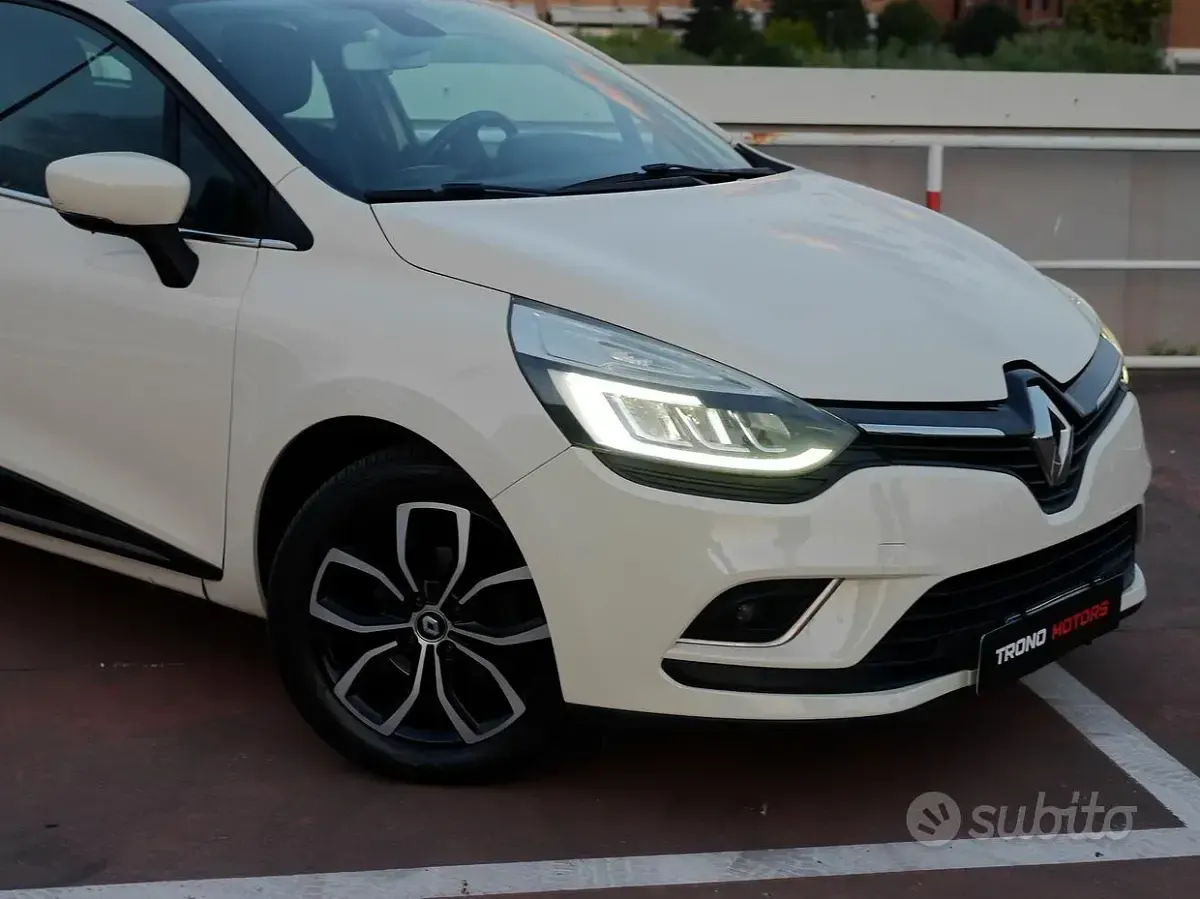 Usata Renault Clio 90 CV (66 kW) 2017 Beige Station wagon