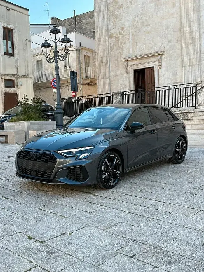 Usata Audi A3 S-Line 116 CV (85 kW) 2023 Grigio Berlina
