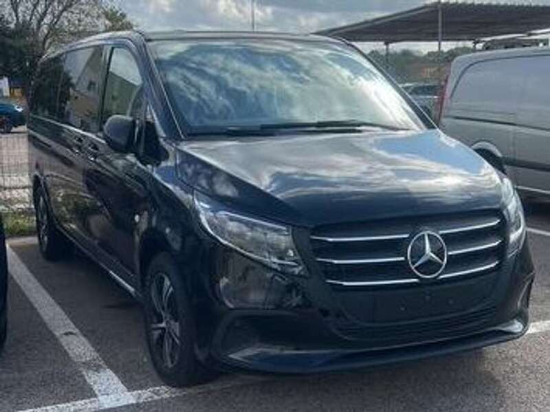 Nuova Mercedes Vito 190 CV (139 kW) 2025 Nero Furgone
