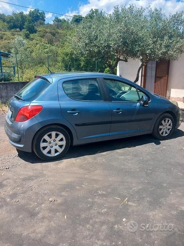 Usata Peugeot 207 70 CV (51 kW) 2007 Utilitaria