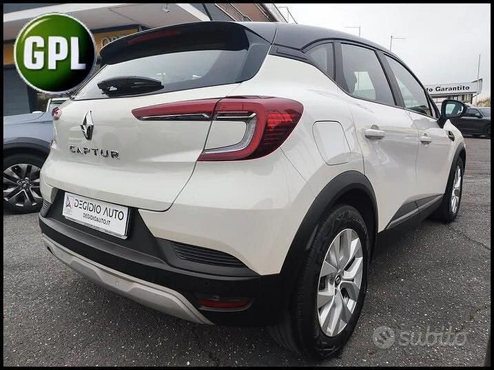 Usata Renault Captur Zen 101 CV (74 kW) 2020 Bianco SUV