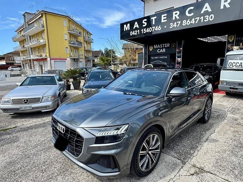 Usata Audi Q8 S-Line 285 CV (209 kW) 2021 Grigio SUV