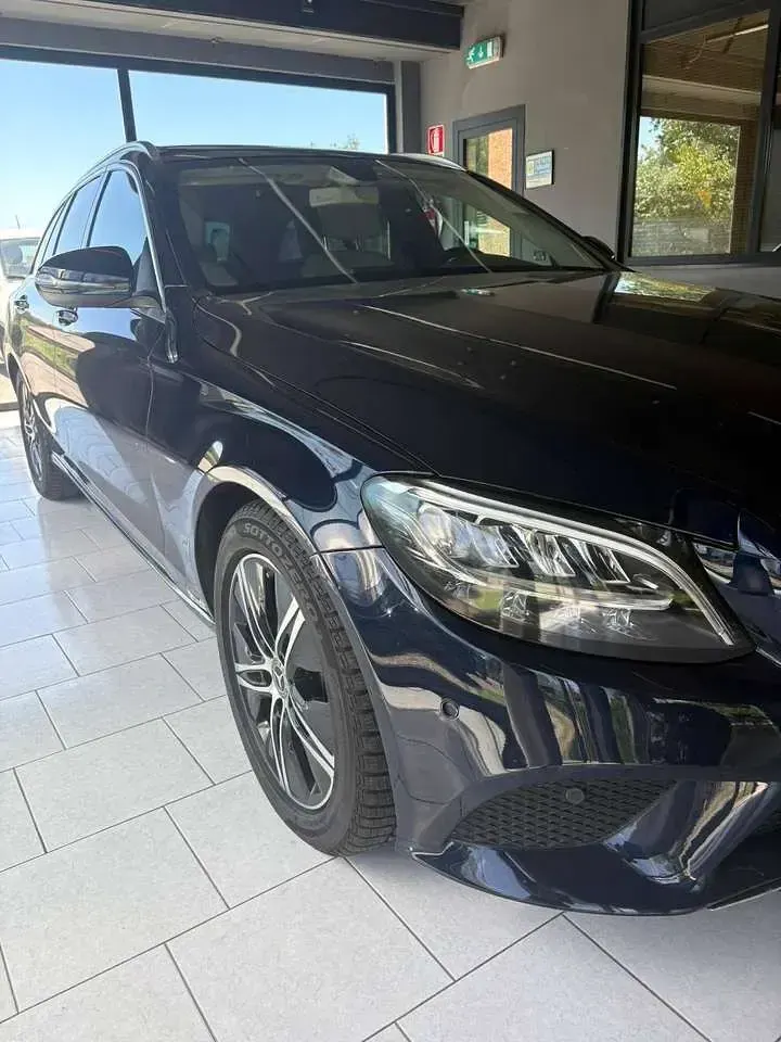 Usata Mercedes C200 Premium 184 CV (135 kW) 2018 Blu/azzurro Station wagon