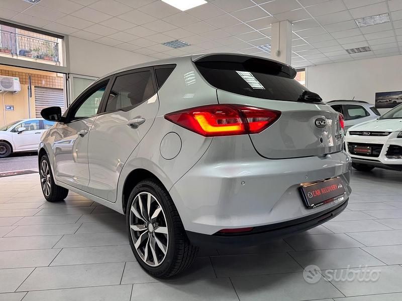 Usata EVO Evo 3 113 CV (83 kW) 2023 Argento SUV