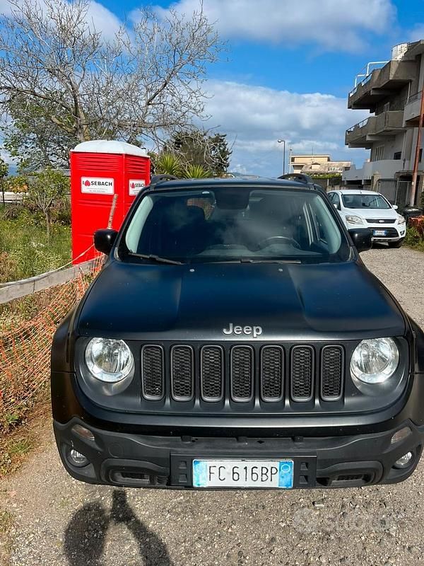 Nero Usata 2016 Jeep Renegade Trailhawk SUV | 13.900 € (Ottimo prezzo) - Immagine 1/4