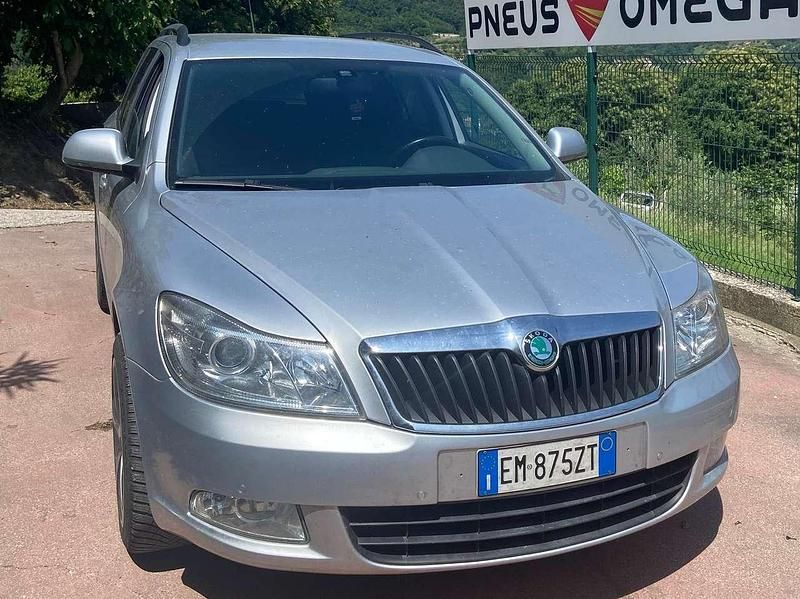 Usata Skoda Octavia 105 CV (77 kW) 2012 Blu/azzurro Station wagon
