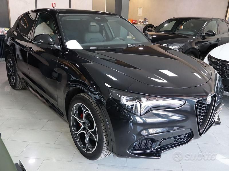 Usata Alfa Romeo Stelvio Veloce 209 CV (153 kW) 2024 Nero SUV