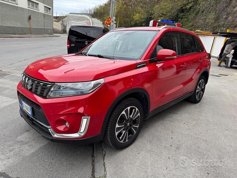 Usata Suzuki Vitara 140 CV (102 kW) 2022 Rosso SUV