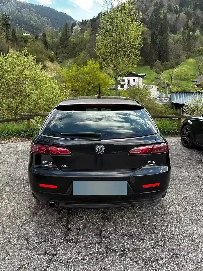 Usata Alfa Romeo 159 150 CV (110 kW) 2012 Nero Station wagon