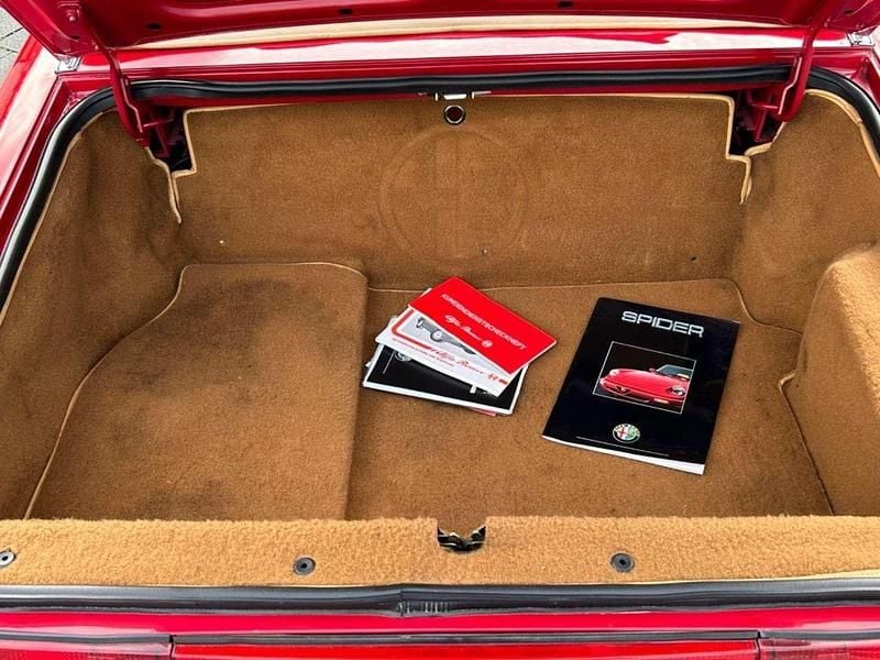 Usata Alfa Romeo Spider 128 CV (94 kW) 1991 Rosso Cabrio