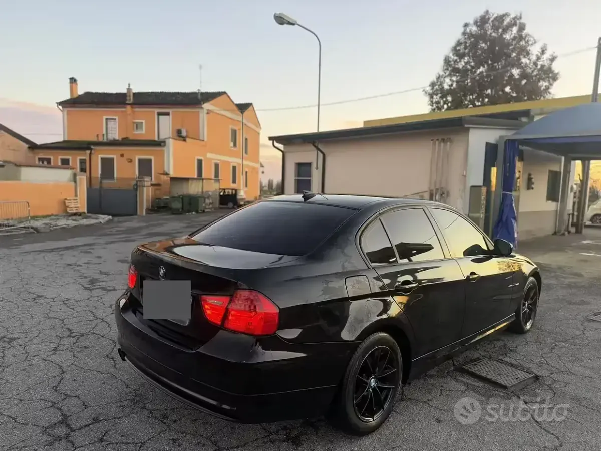 Usata BMW 316 116 CV (85 kW) 2010 Nero Berlina