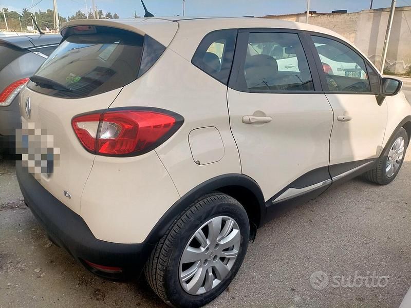 Usata Renault Captur 90 CV (66 kW) 2014 Beige SUV