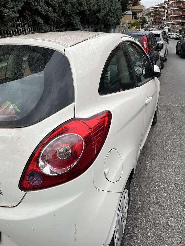 Usata Ford Ka 95 CV (69 kW) 2012 Grigio Berlina