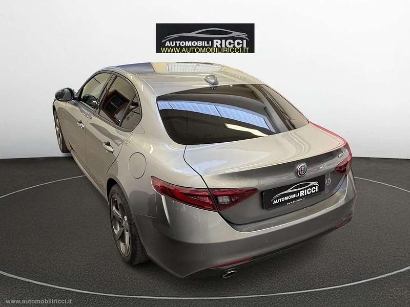 Usata Alfa Romeo Giulia Executive 160 CV (117 kW) 2020 Grigio Berlina