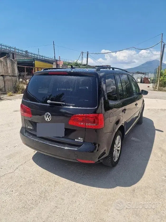 Usata VW Touran 105 CV (77 kW) 2014 Nero Monovolume