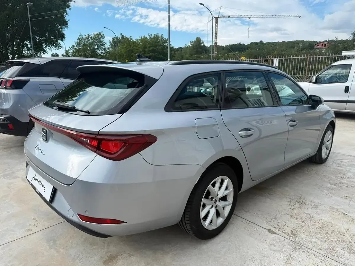 Usata Seat Leon Style 150 CV (110 kW) 2023 Grigio Station wagon
