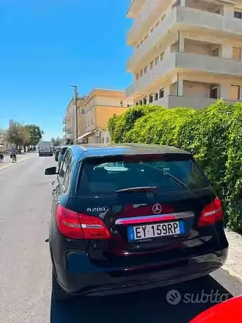 Usata Mercedes B200 Executive 156 CV (114 kW) 2015 Nero Utilitaria