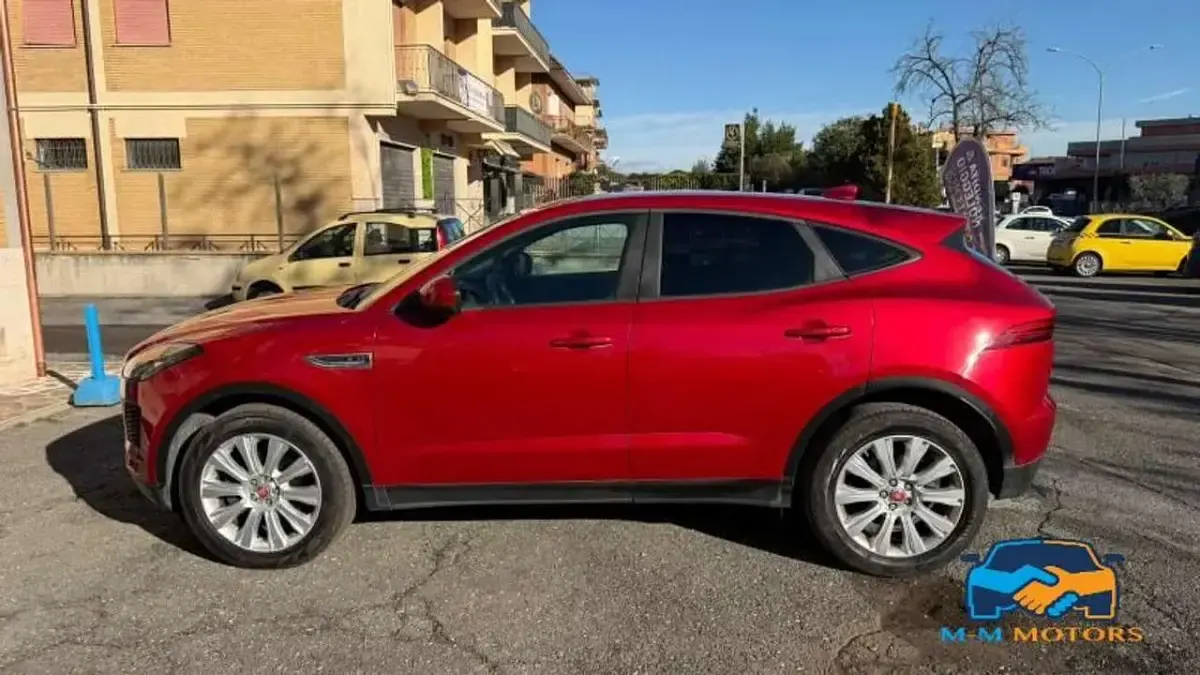 Usado Jaguar E-Pace R-Dynamic 150 CV (110 kW) 2019 Rojo SUV