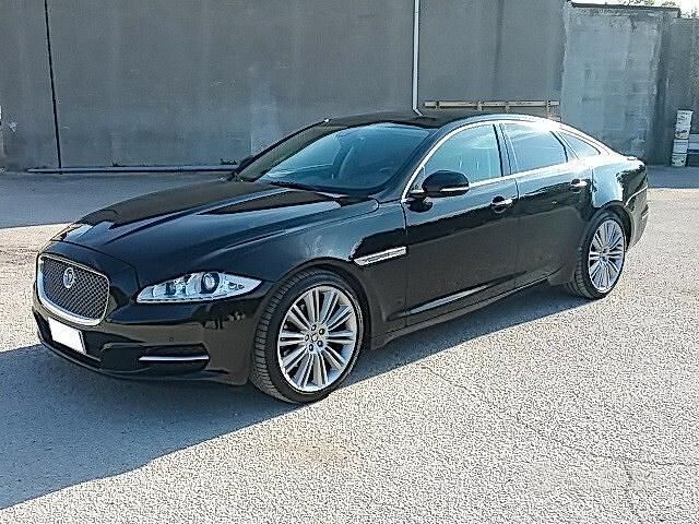 Usata Jaguar XJ Portfolio 275 CV (202 kW) 2010 Nero Berlina