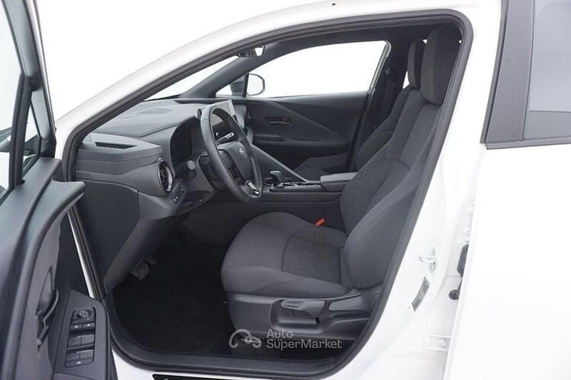 Usata Toyota C-HR 140 CV (102 kW) 2024 Bianco SUV