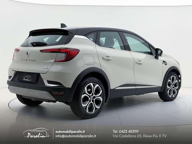 Usata Renault Captur Intens 159 CV (116 kW) 2020 Bianco pastello SUV