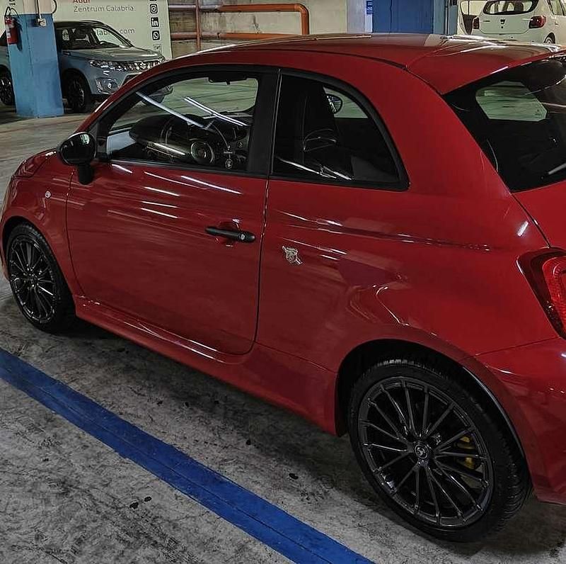Usata Abarth 695 Competizione 179 CV (131 kW) 2024 Rosso Utilitaria