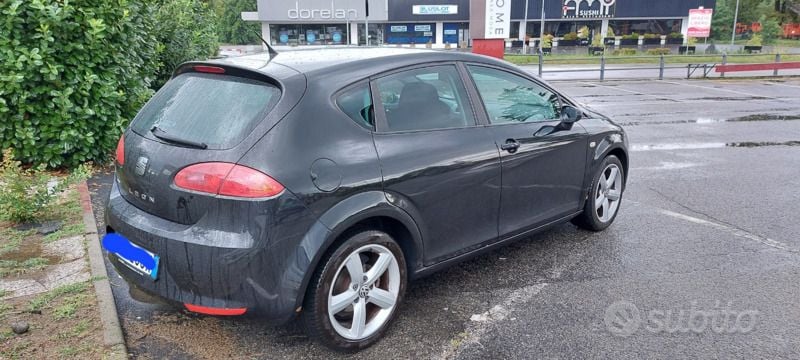 Usata Seat Leon 90 CV (66 kW) 2007 Nero Berlina