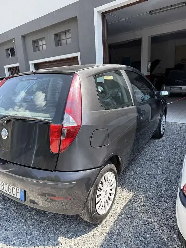 Usata Fiat Punto 60 CV (44 kW) 2005 Utilitaria