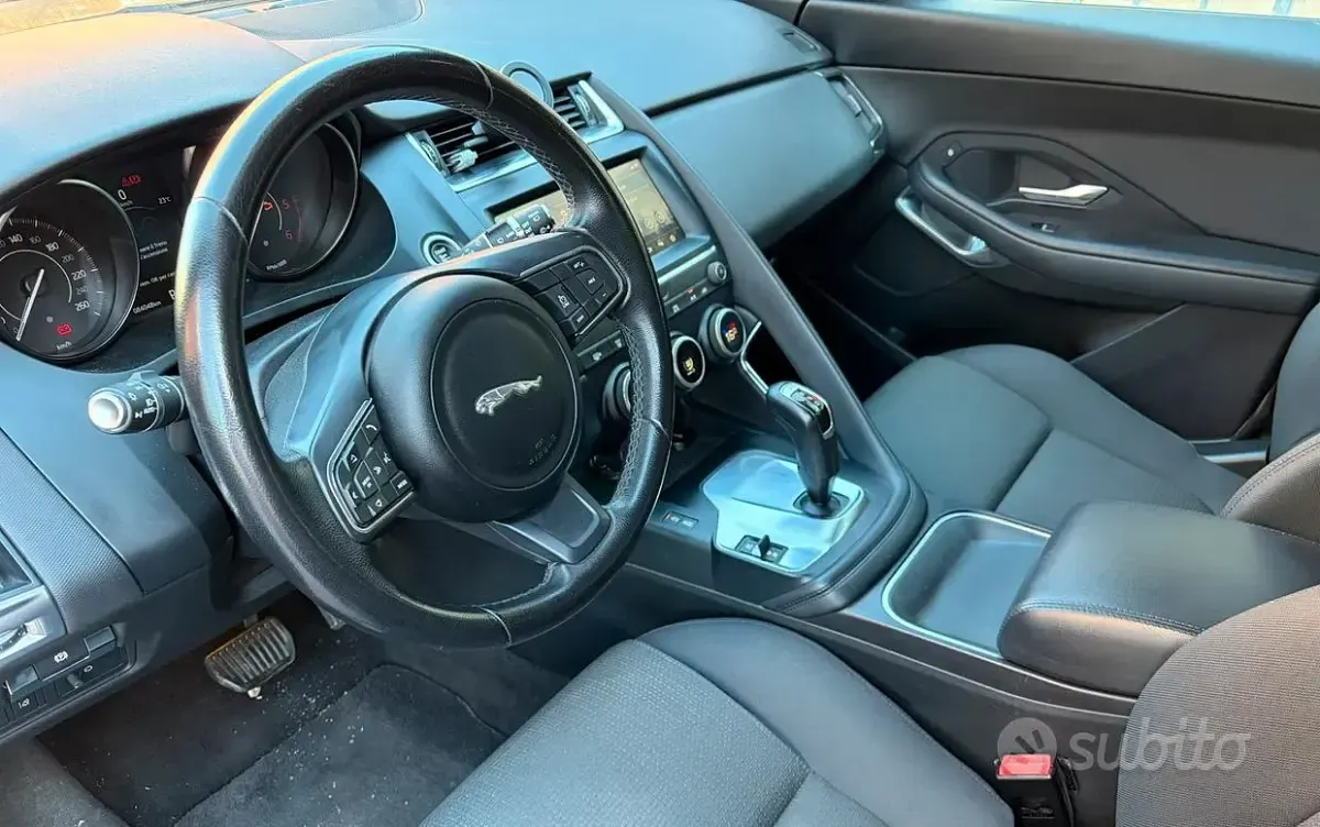 Usata Jaguar E-Pace 150 CV (110 kW) 2019 Nero SUV
