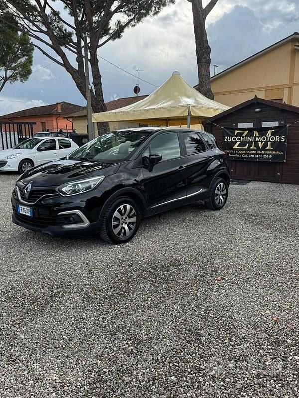 Usata Renault Captur 110 CV (80 kW) 2018 Nero SUV