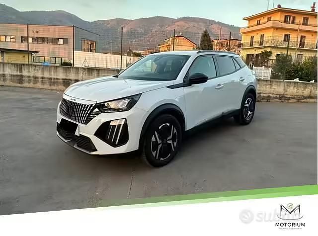 Usata Peugeot 2008 Allure 101 CV (74 kW) 2024 Bianco SUV