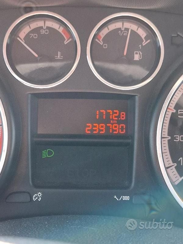 Usata Peugeot 308 Active 90 CV (66 kW) 2009 Bianco Berlina