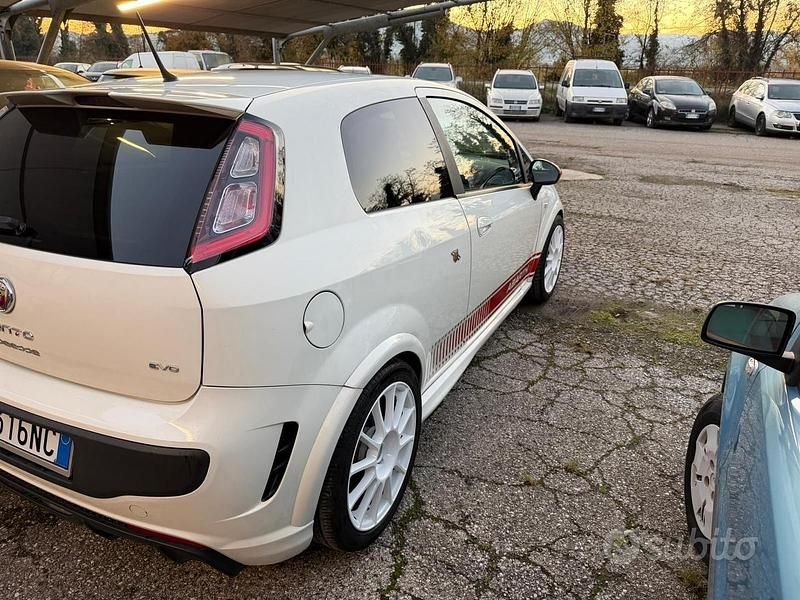 Usata Fiat Punto Evo Abarth 163 CV (119 kW) 2010 Bianco Utilitaria