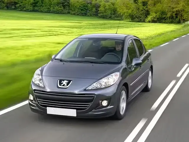 Begagnad Peugeot 207 73 HK (53 kW) 2011 Silver Sedan