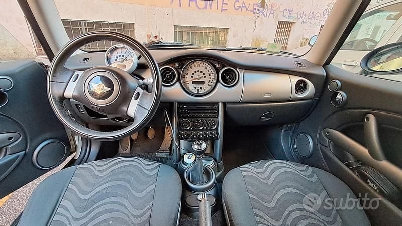 Usata Mini ONE 90 CV (66 kW) 2003 Bianco Utilitaria