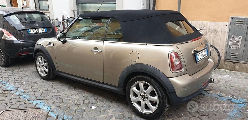Usata Mini Cooper Cabriolet 120 CV (88 kW) 2009 Verde Cabrio