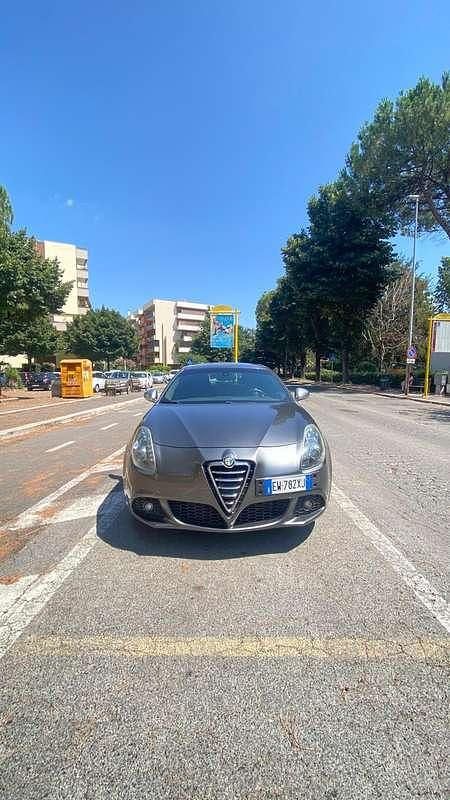 Usata Alfa Romeo Giulietta Exclusive 140 CV (102 kW) 2013 Grigio Utilitaria