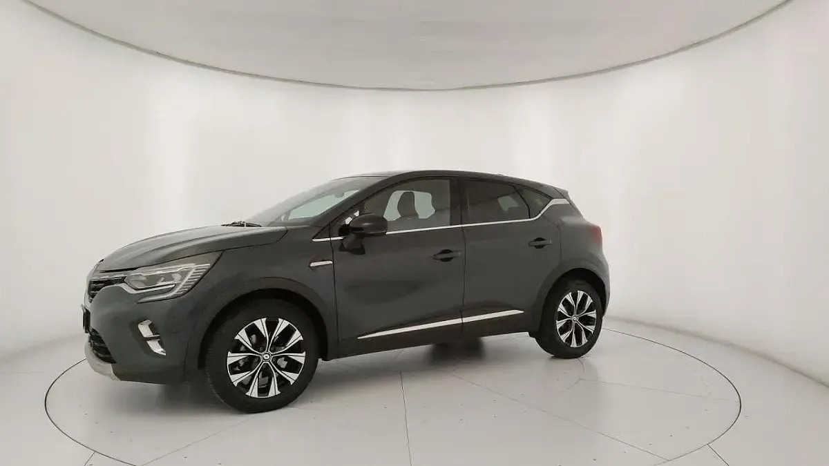 Usata Renault Captur Techno 101 CV (74 kW) 2023 Blu SUV