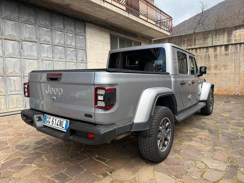 Usata Jeep Gladiator Overland 2021 Grigio Pick-up