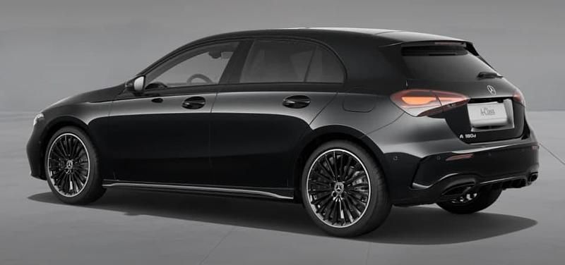 Nuova Mercedes A180 AMG line 116 CV (85 kW) 2026 Nero cosmo Berlina