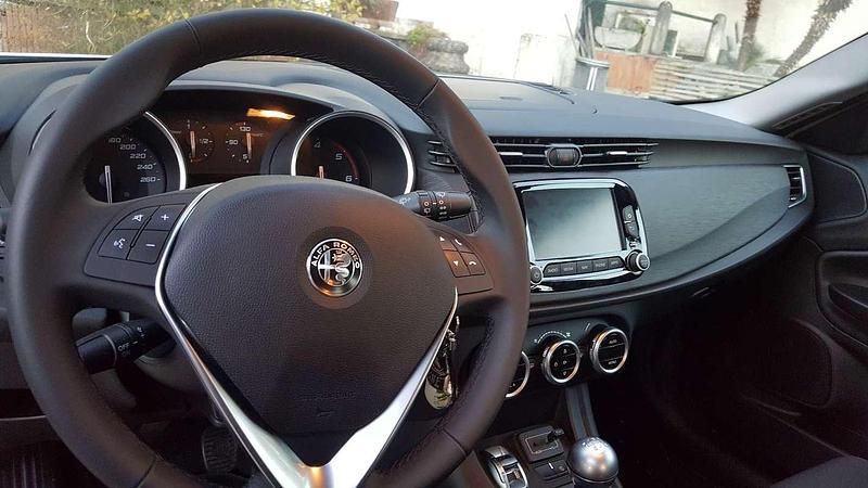 Usata Alfa Romeo Giulietta Super 120 CV (88 kW) 2016 Berlina