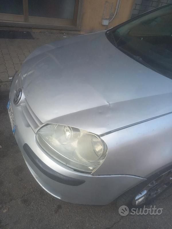 Grigio Usata 2004 VW Golf Tre volumi | 1200 € (Ottimo prezzo) - Immagine 1/2