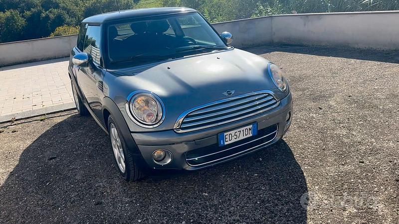 Usata Mini Cooper D 2010 Grigio Utilitaria