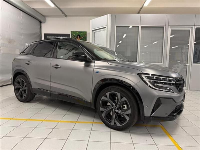 Usata Renault Austral Iconic Esprit Alpine 200 CV (147 kW) 2023 Grigio SUV