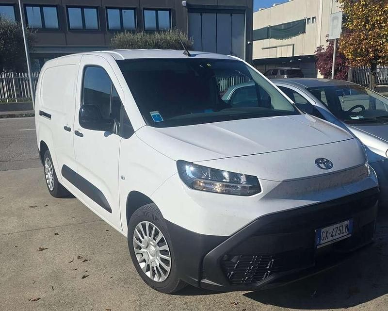 Usata Toyota Proace City City 131 CV (96 kW) 2024 Bianco Monovolume