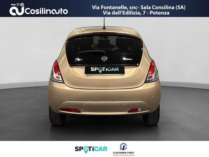 Usata Lancia Ypsilon Gold 69 CV (50 kW) 2020 Oro Utilitaria
