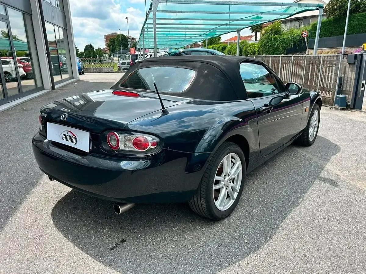 Usata Mazda MX5 126 CV (92 kW) 2006 Nero Cabrio