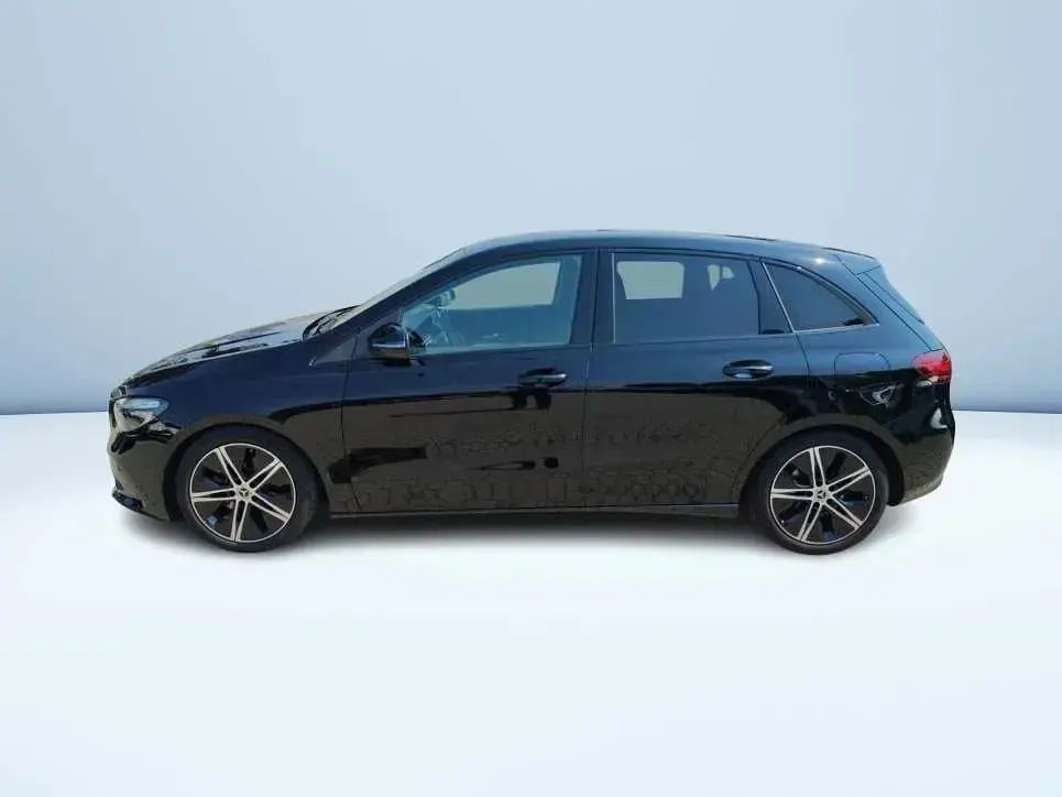 Usata Mercedes B180 Advanced 116 CV (85 kW) 2024 Nero Utilitaria