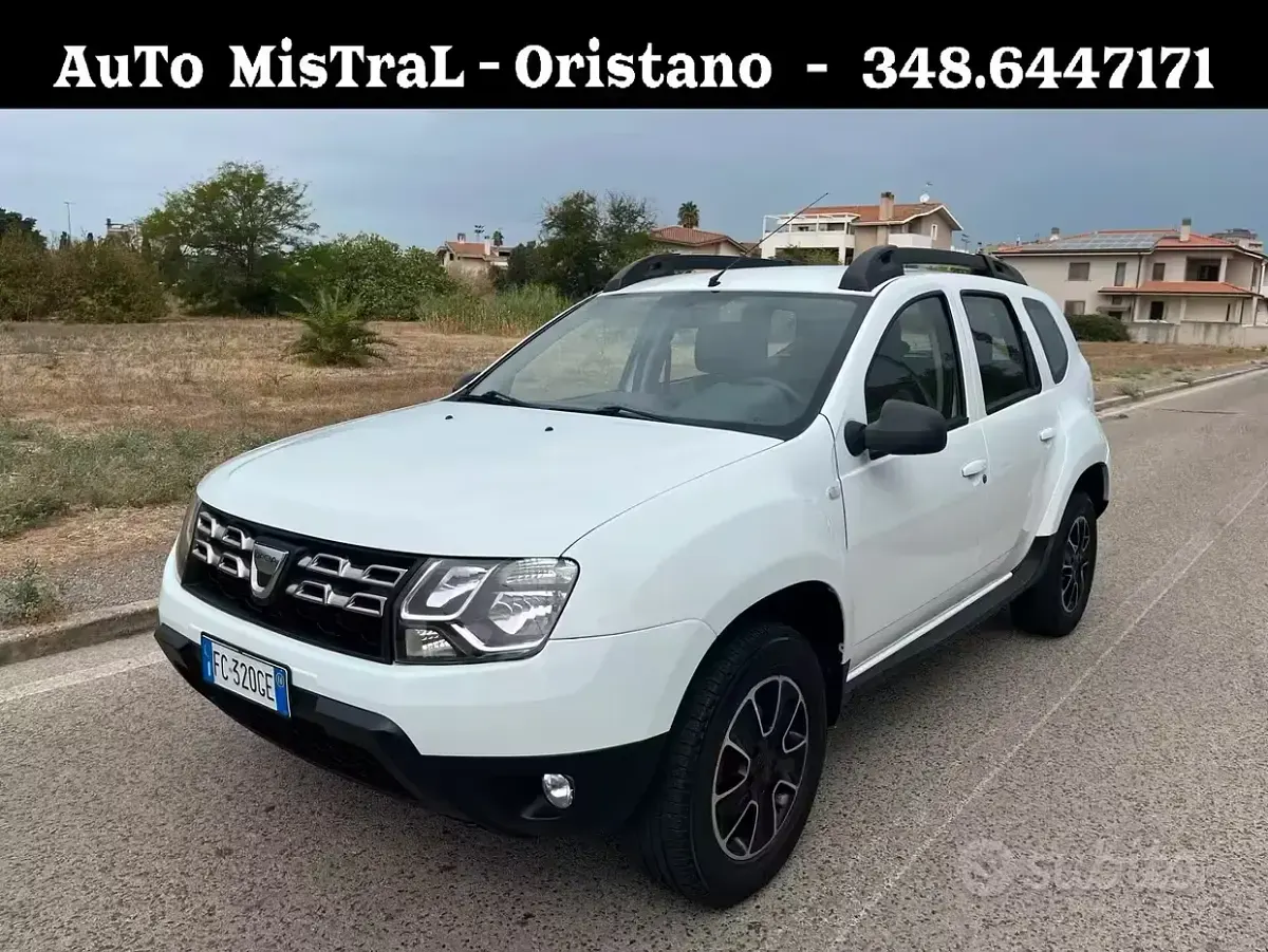 Usata Dacia Duster Lauréate 109 CV (80 kW) 2016 Bianco SUV